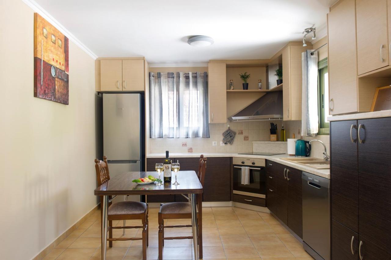 Garbis Garden View Apartment Valsamata Exterior photo